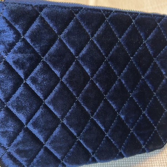 Velvet Dark Blue Woman’s Pouch with Golden Hardware and Zipper - Picture 4 of 13